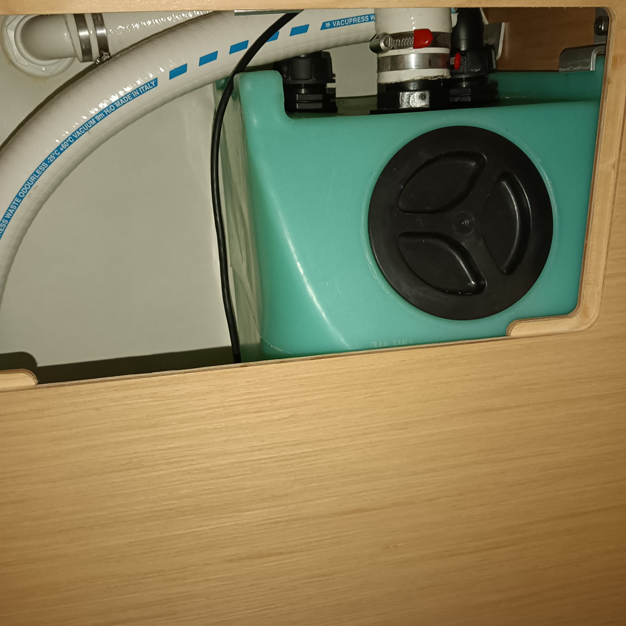 Neomarine - Vendita usato - FIRST 25.7 S - con possibilità di posto barca