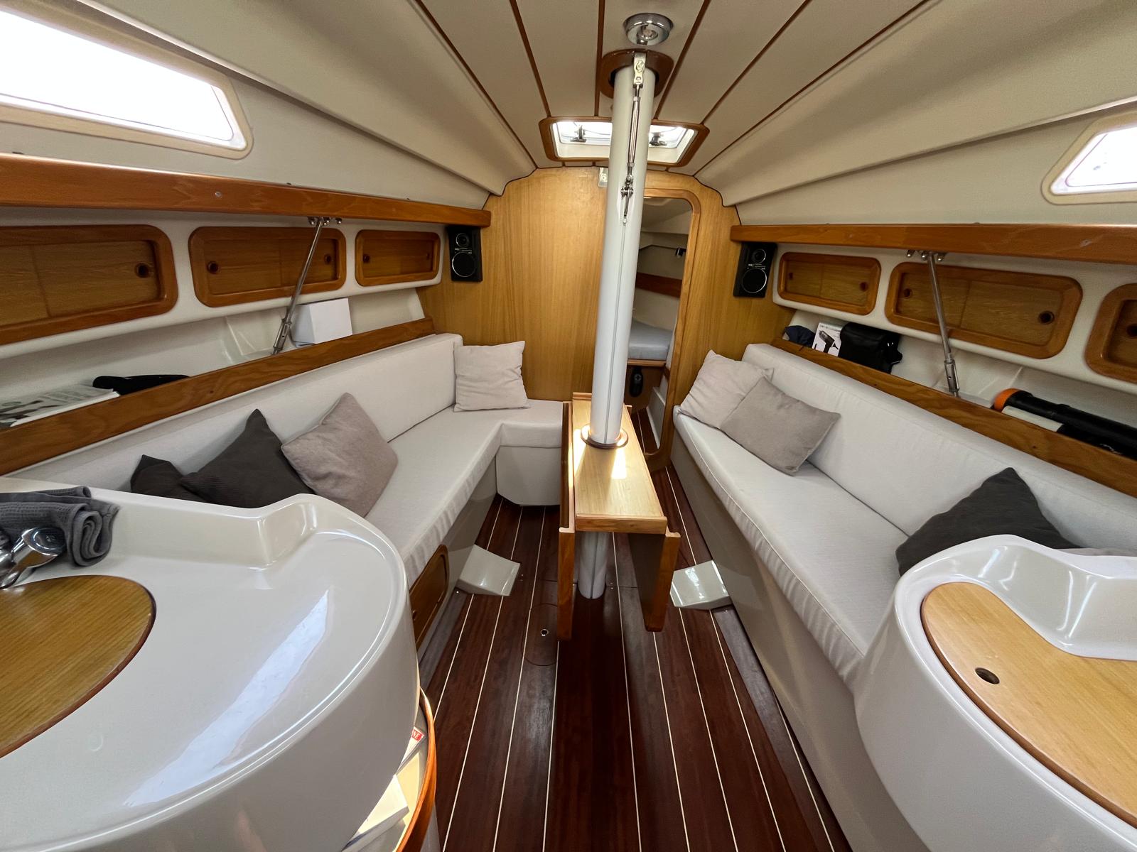 Neomarine - Vendita usato - Comet 303 - refit completo anno 2024