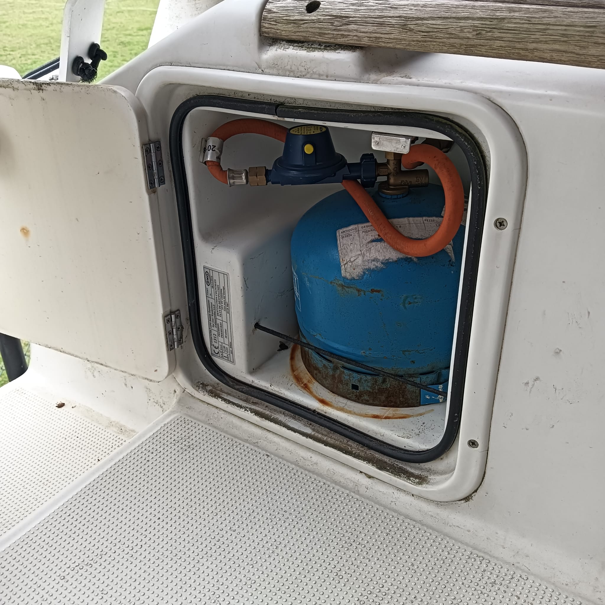 Neomarine - Vendita usato - FIRST 25.7 S - con possibilità di posto barca