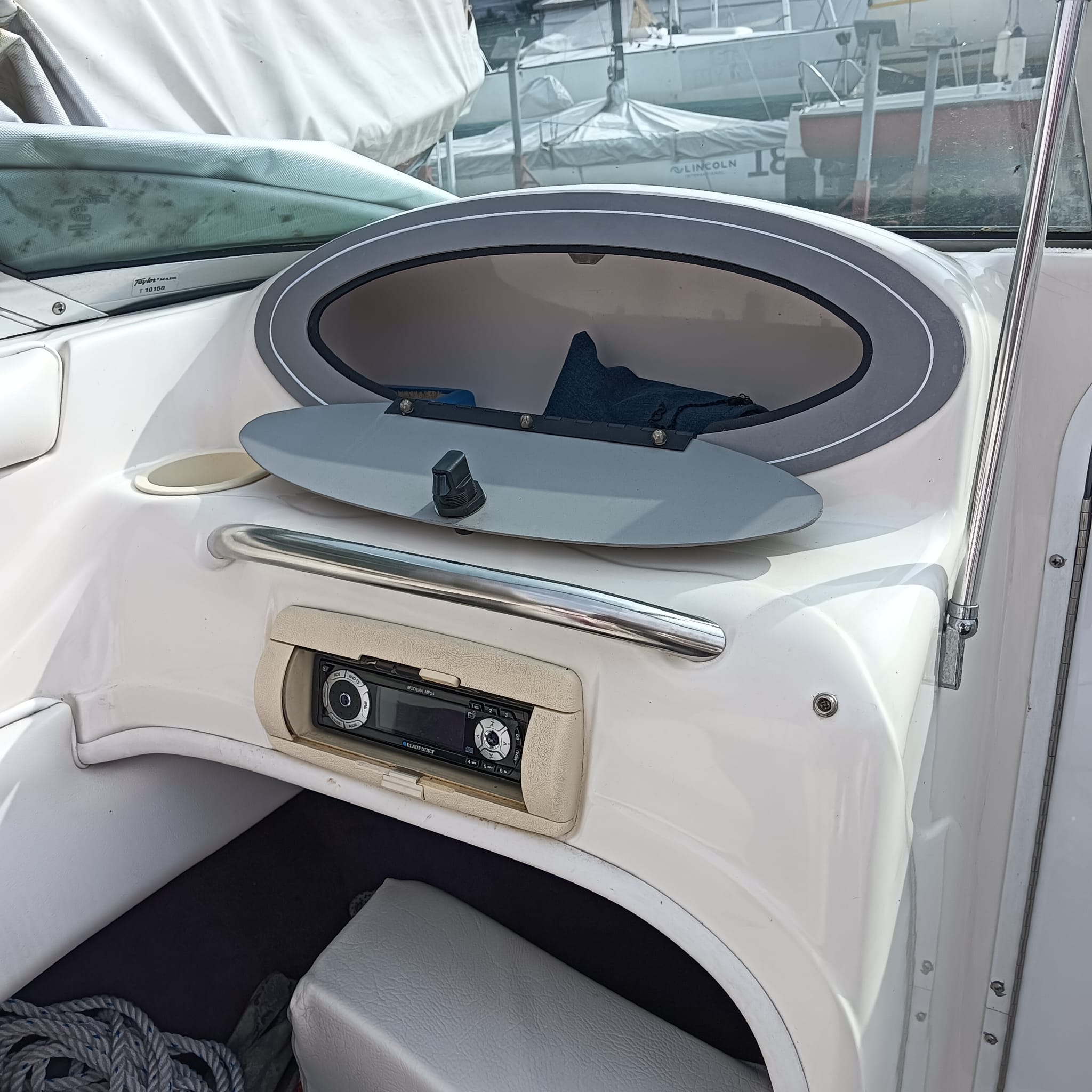 Neomarine - Vendita usato - MOTOSCAFO CARAVELLE 232 Interceptor