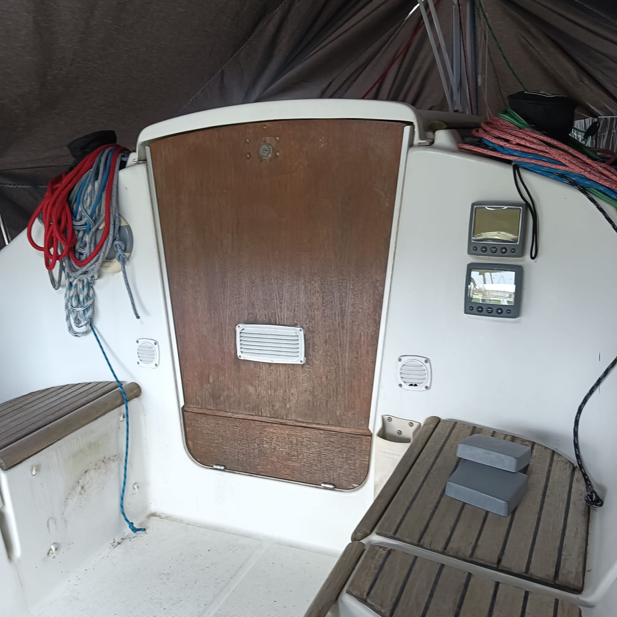 Neomarine - Vendita usato - FIRST 25.7 S - con possibilità di posto barca