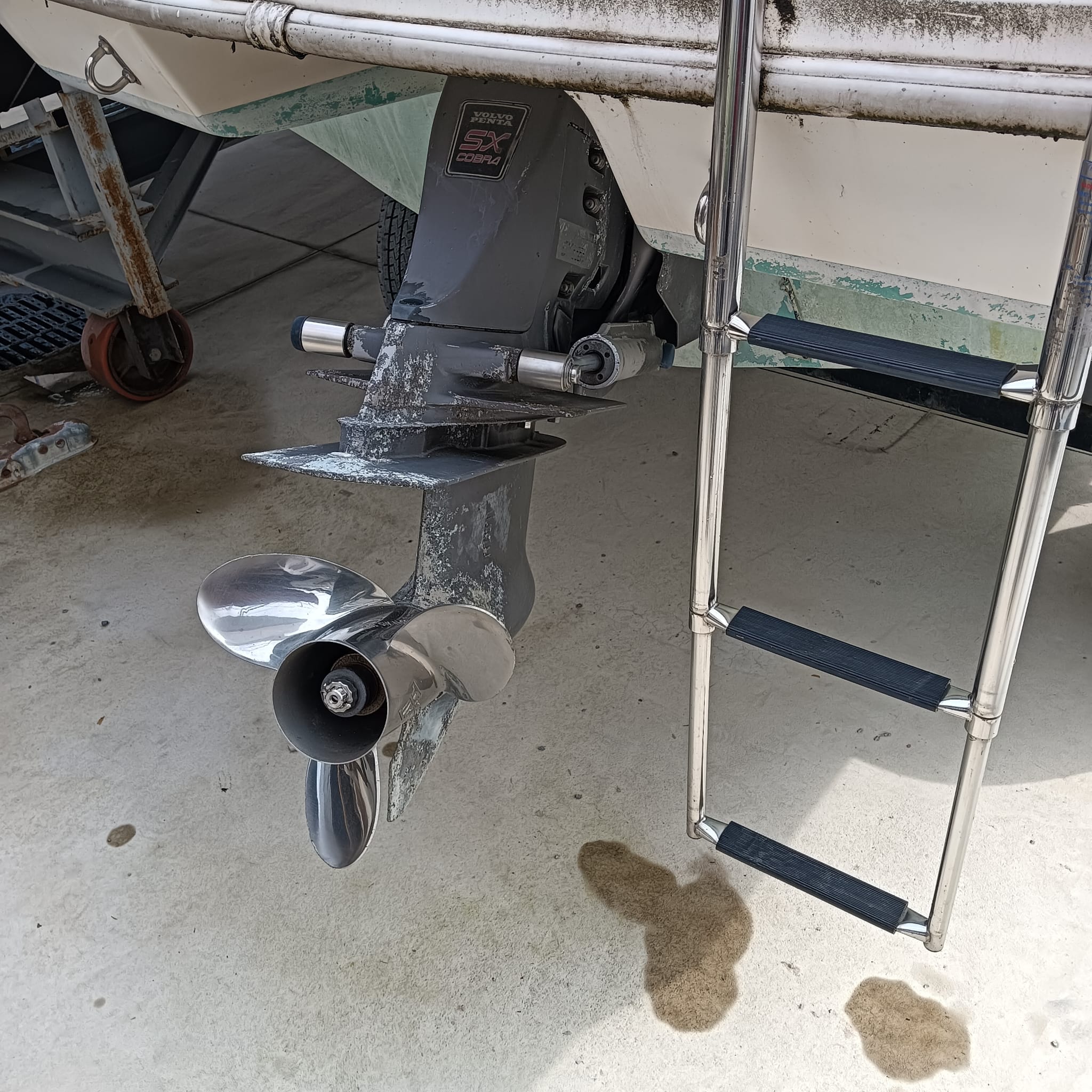 Neomarine - Vendita usato - MOTOSCAFO CARAVELLE 232 Interceptor