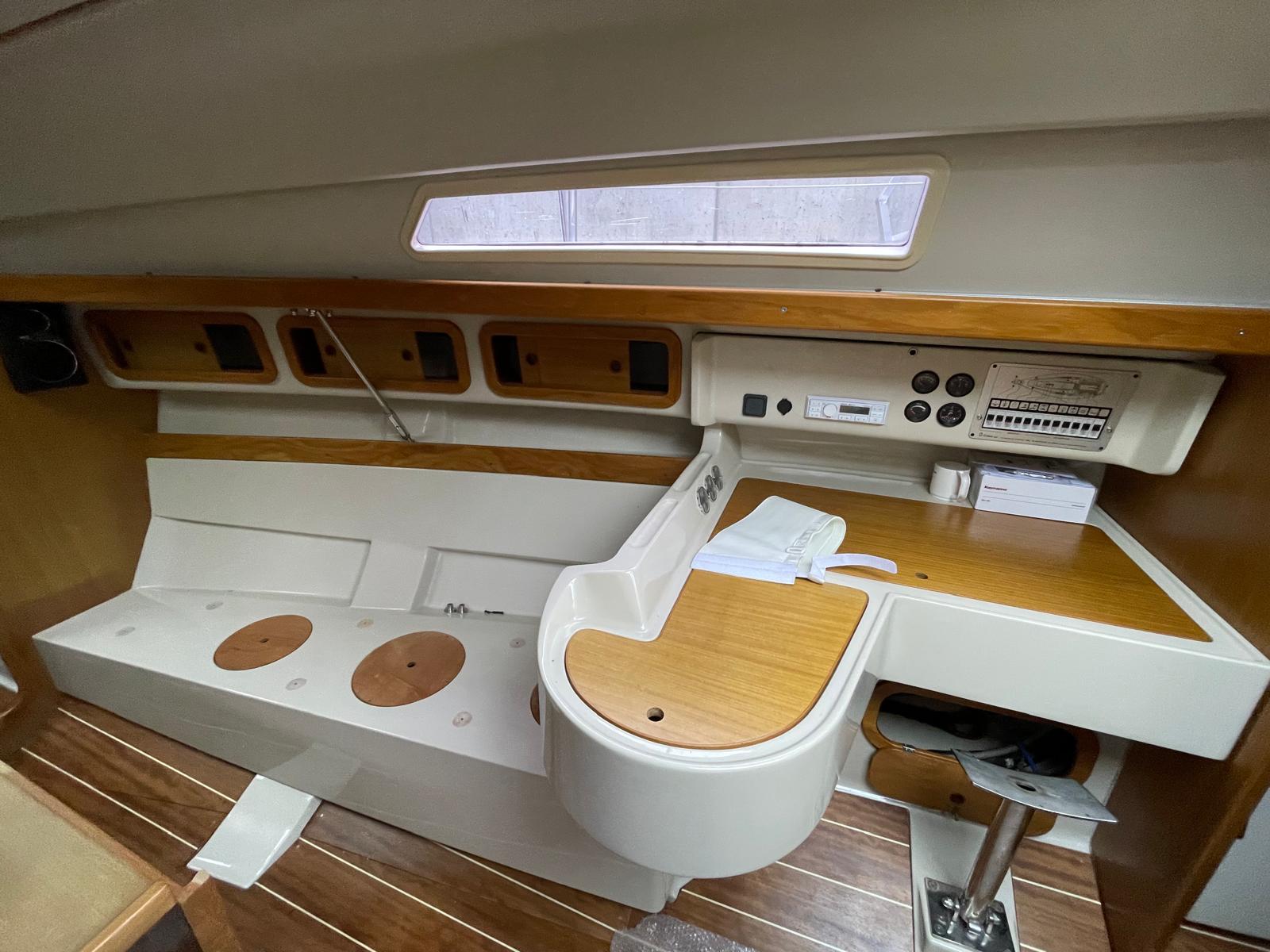 Neomarine - Vendita usato - Comet 303 - refit completo anno 2024