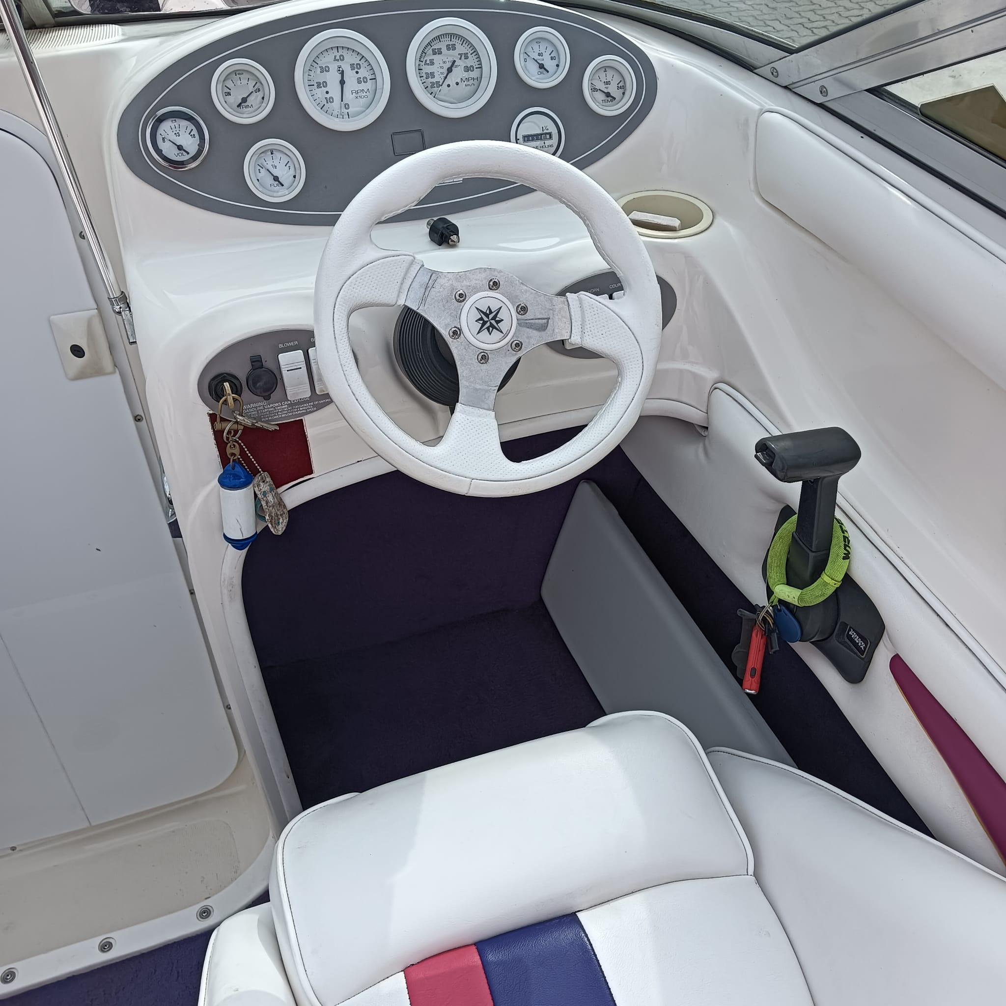 Neomarine - Vendita usato - MOTOSCAFO CARAVELLE 232 Interceptor