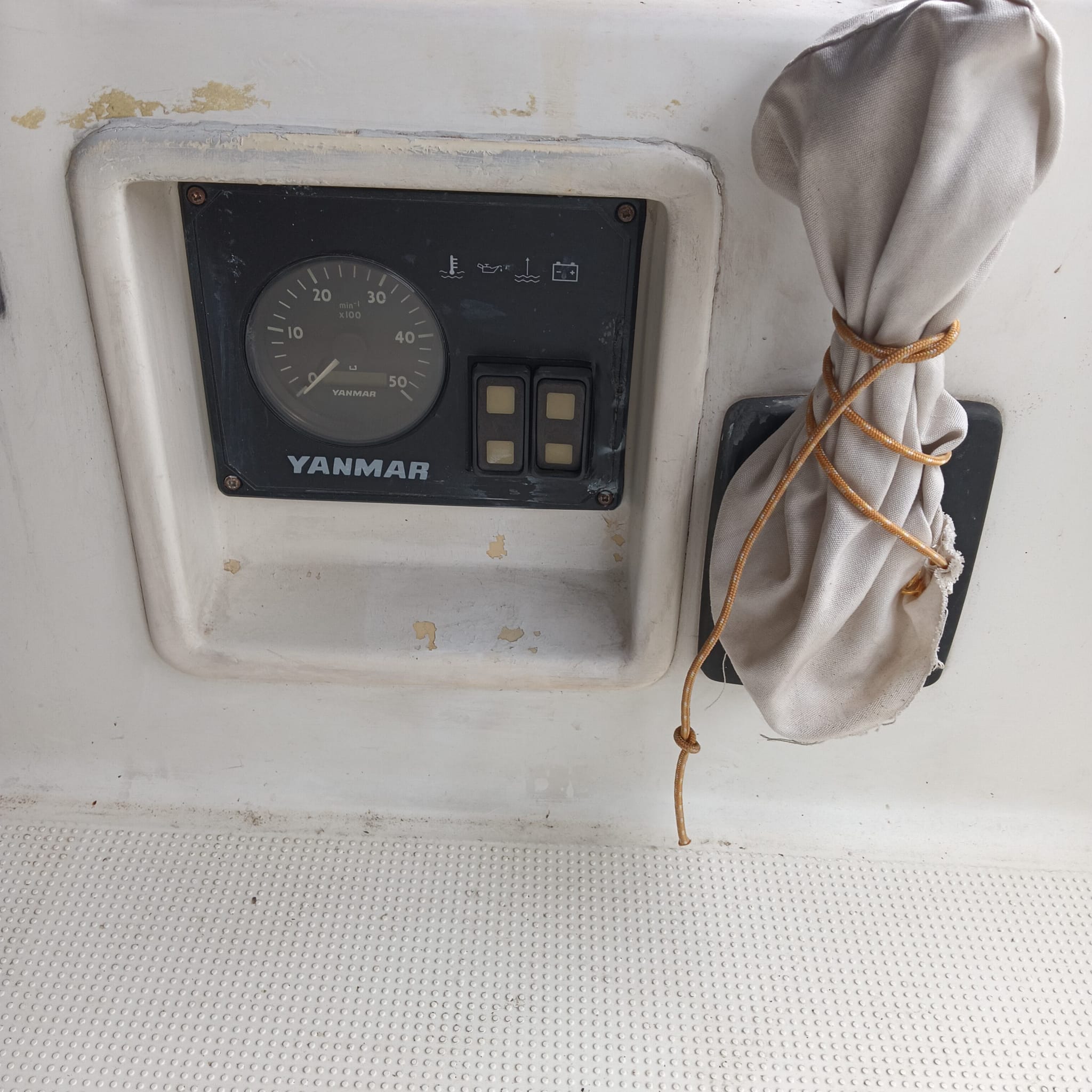 Neomarine - Vendita usato - FIRST 25.7 S - con possibilità di posto barca