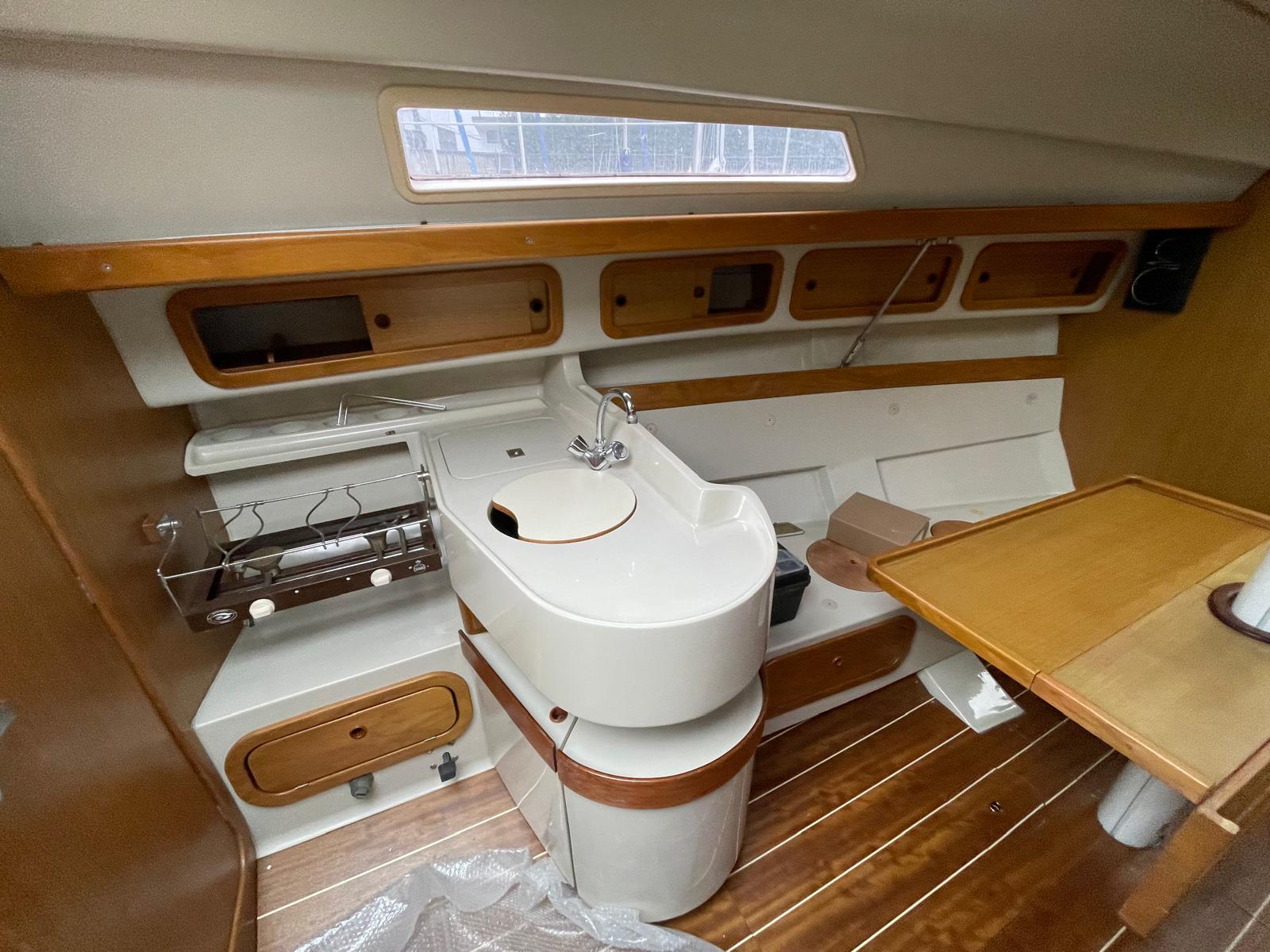 Neomarine - Vendita usato - Comet 303 - refit completo anno 2024